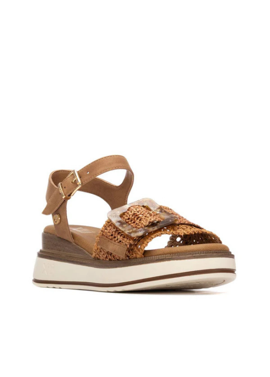 SANDÁLIAS TIPO RÁFIA CAMEL COM APLICAÇÃO E SOLA WEDGE - XTI shoes