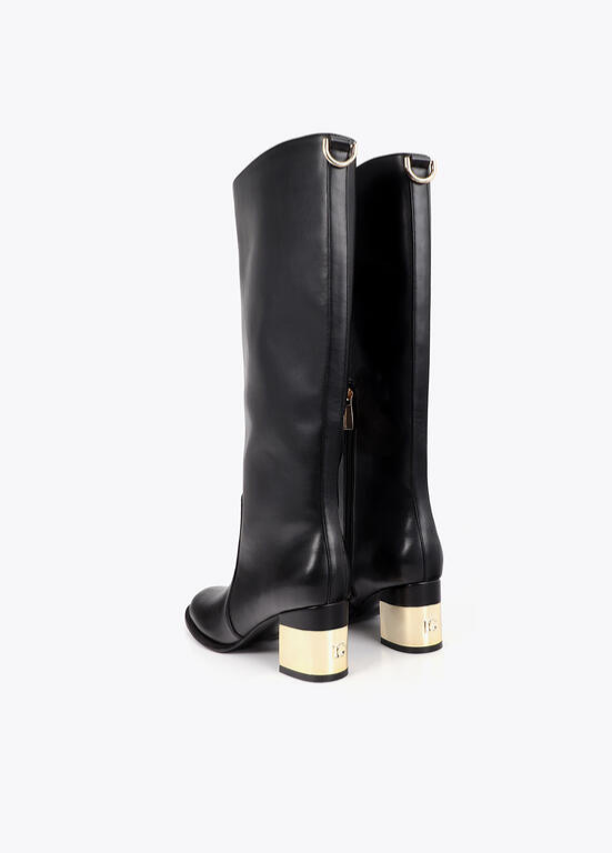 BOTA ALTA DE SALTO BAIXO EM ECOPELE PRETA E SALTO DOURADO COM STRASS LC - LOLA CASADEMUNT