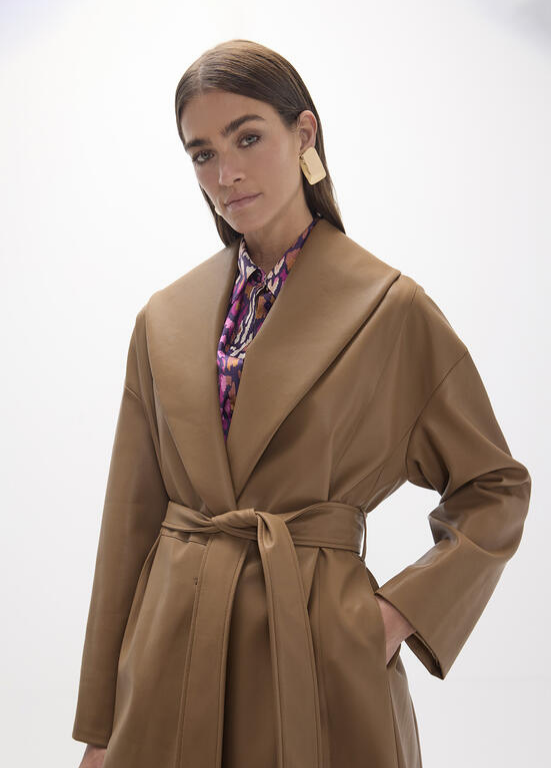 CASACO TIPO TRENCH CAMEL COM CINTO - LOLA CASADEMUNT