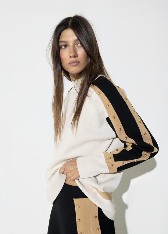 JERSEY DE MALHA TRICOLOR CONTRASTANTE COM TACHAS LC - LOLA CASADEMUNT