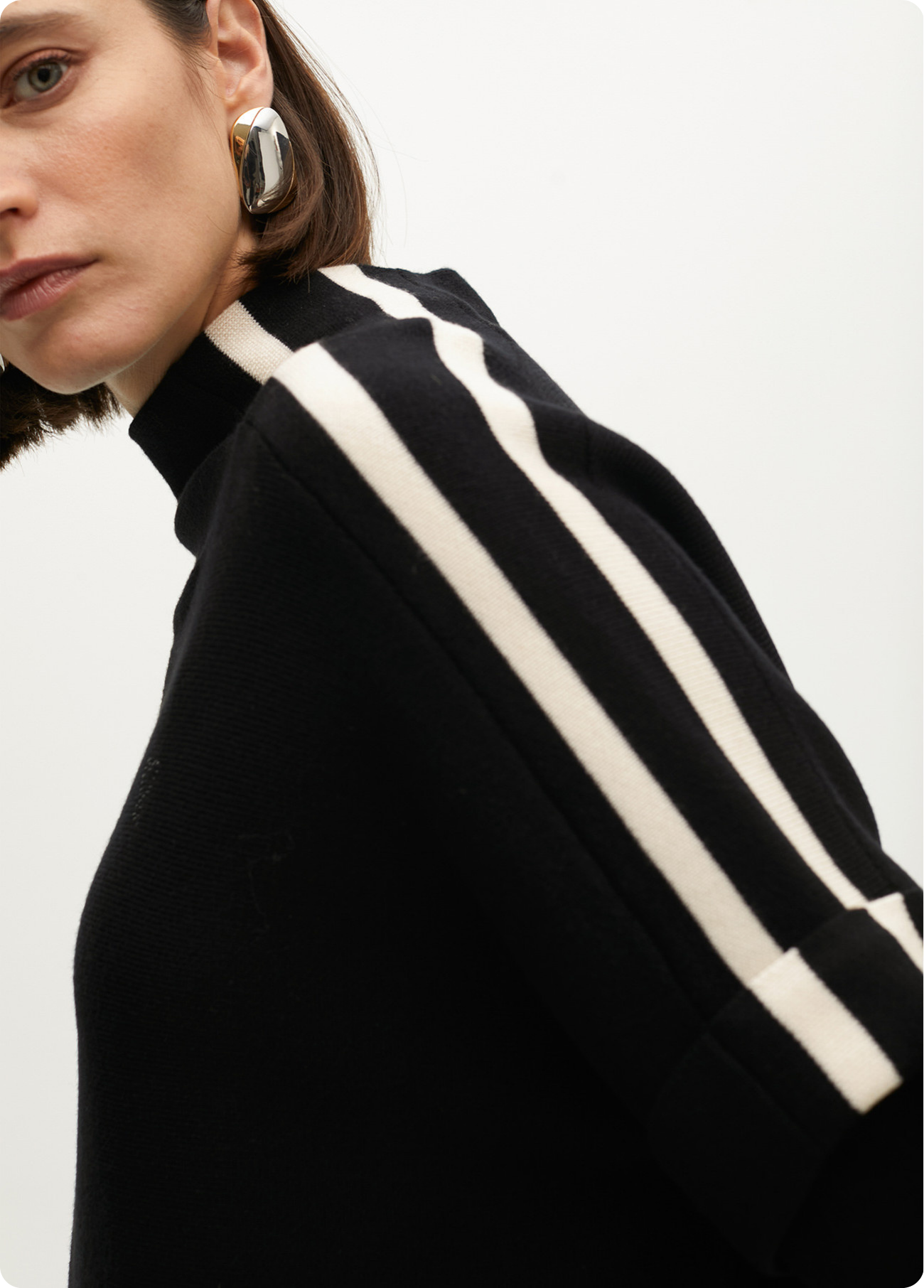 SUÉTER DE MANGAS EM CONTRASTE - LOLA CASADEMUNT