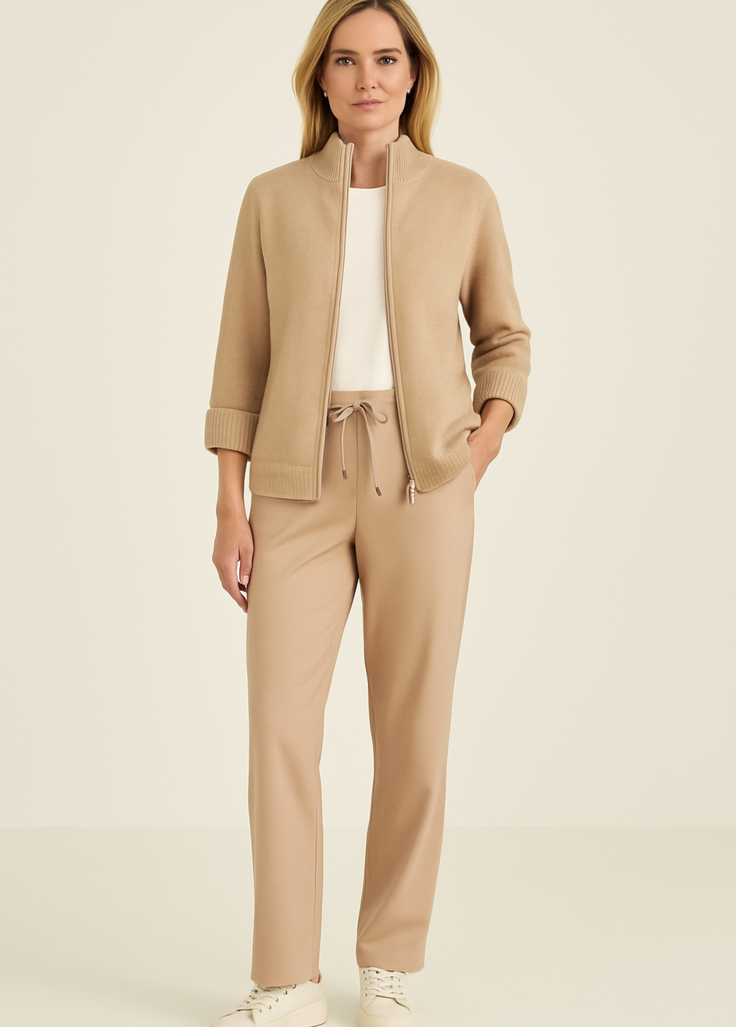 CALÇAS BEGE COM ELÁSTICO E CORDÕES - BARBARA LEBEK