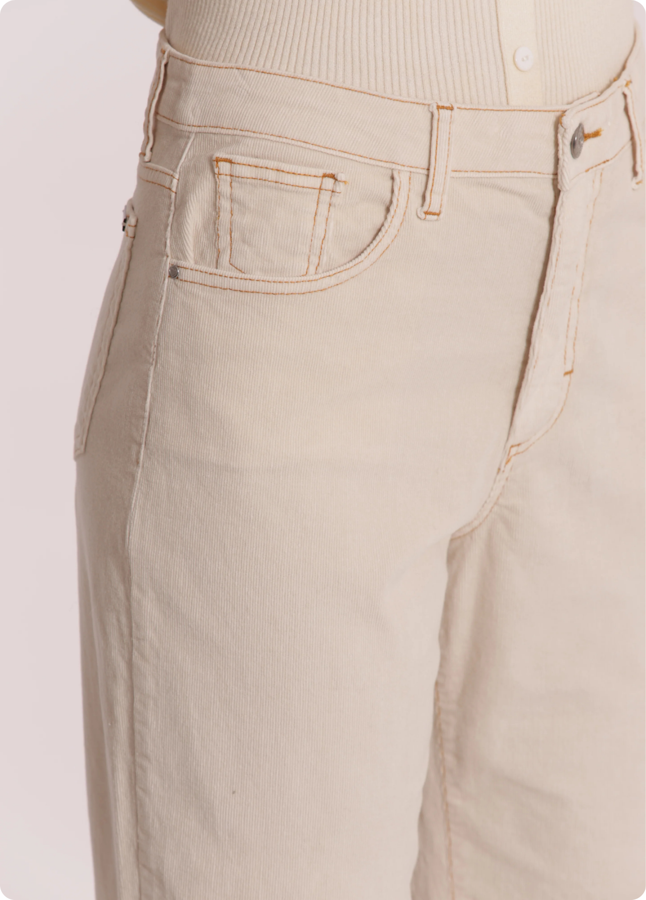 CALÇAS CROPPED COM PUNHOS EM VELUDO COSTURADO - MIMI MUA