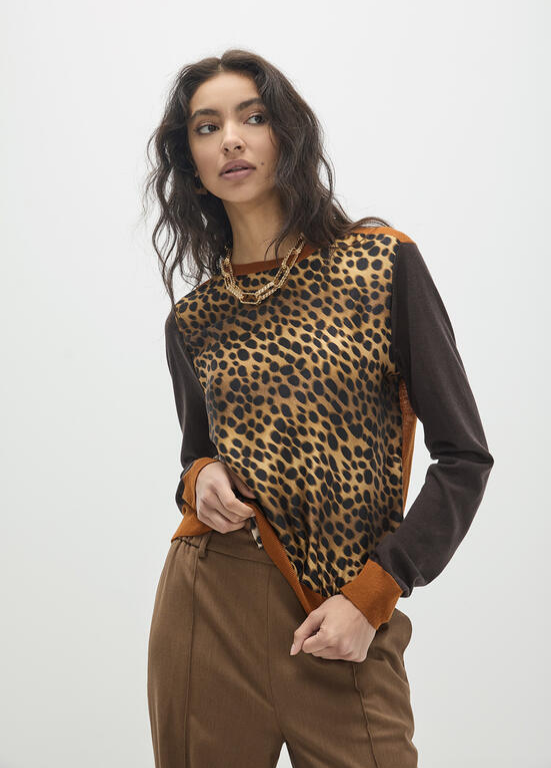 JERSEY ANIMAL PRINT E CONTRASTE NAS COSTAS MAITE - LOLA CASADEMUNT