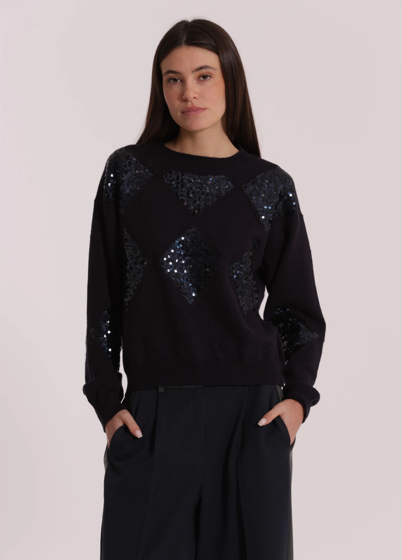 CAMISOLA DE MALHA COM PORMENORES EM LANTEJOULAS - MIMI MUA