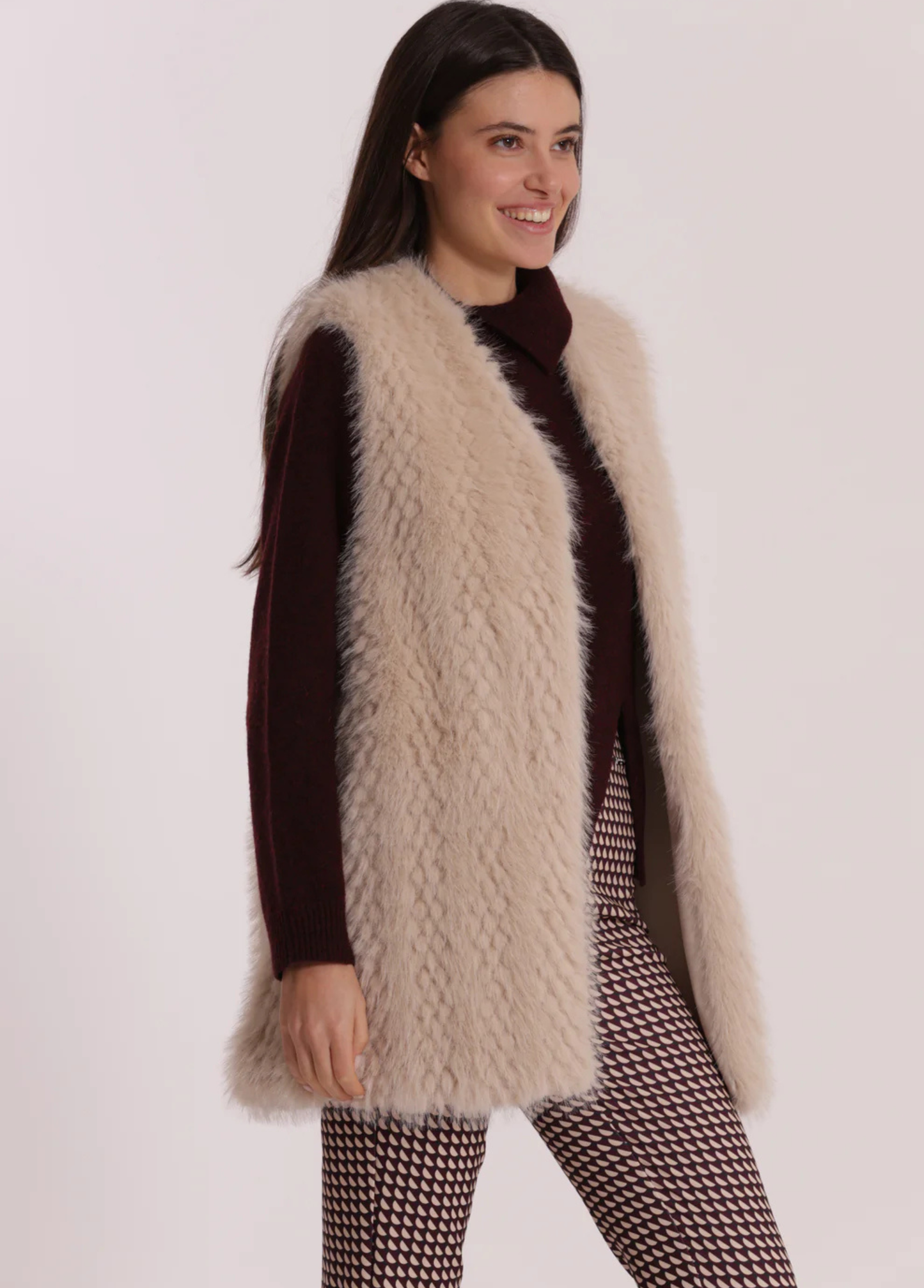 COLETE DE PÊLO BEGE - MIMI MUA