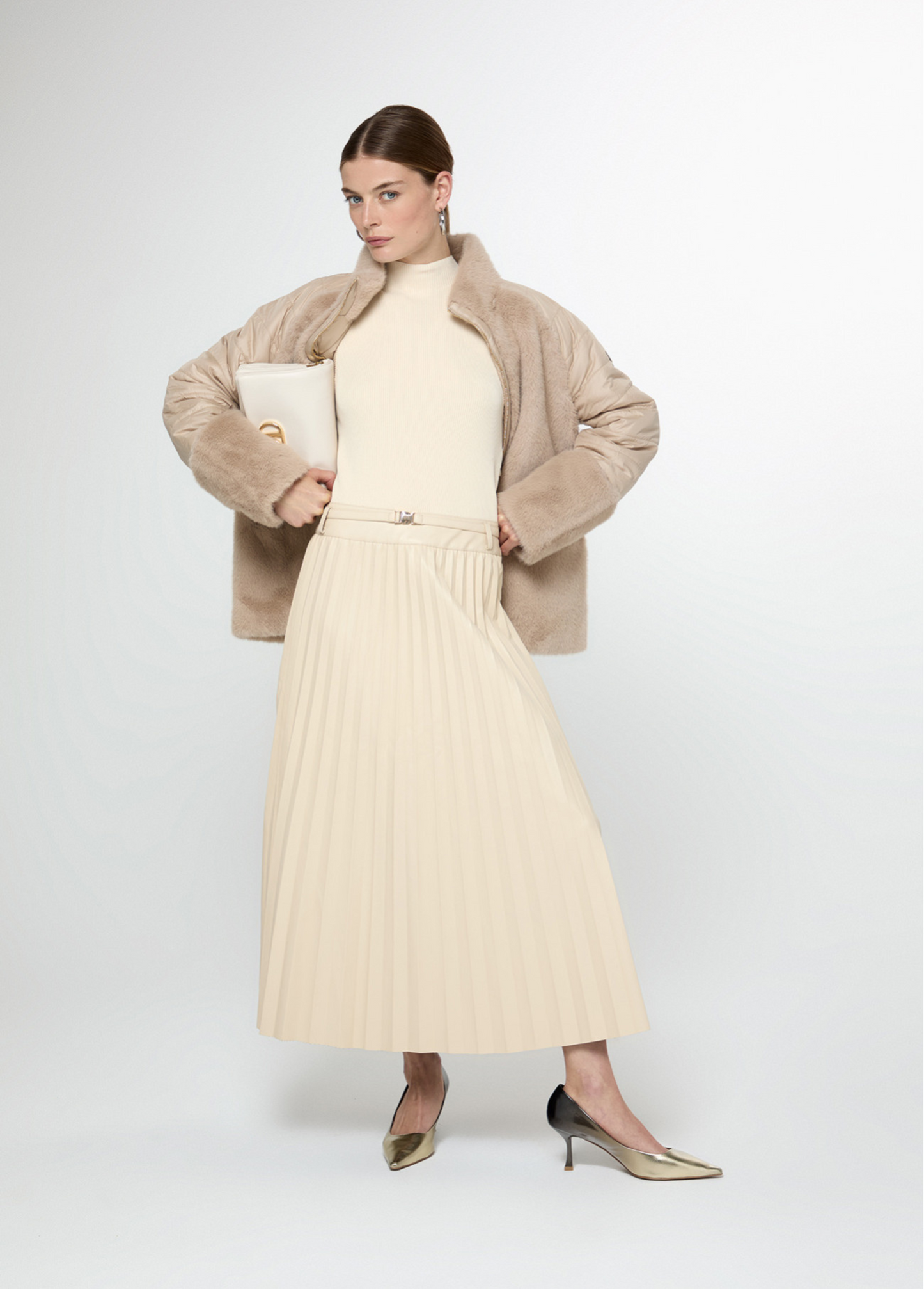 VESTIDO MIDI ELEGANTE COM SAIA PLISSADA E CINTO - LOLA CASADEMUNT