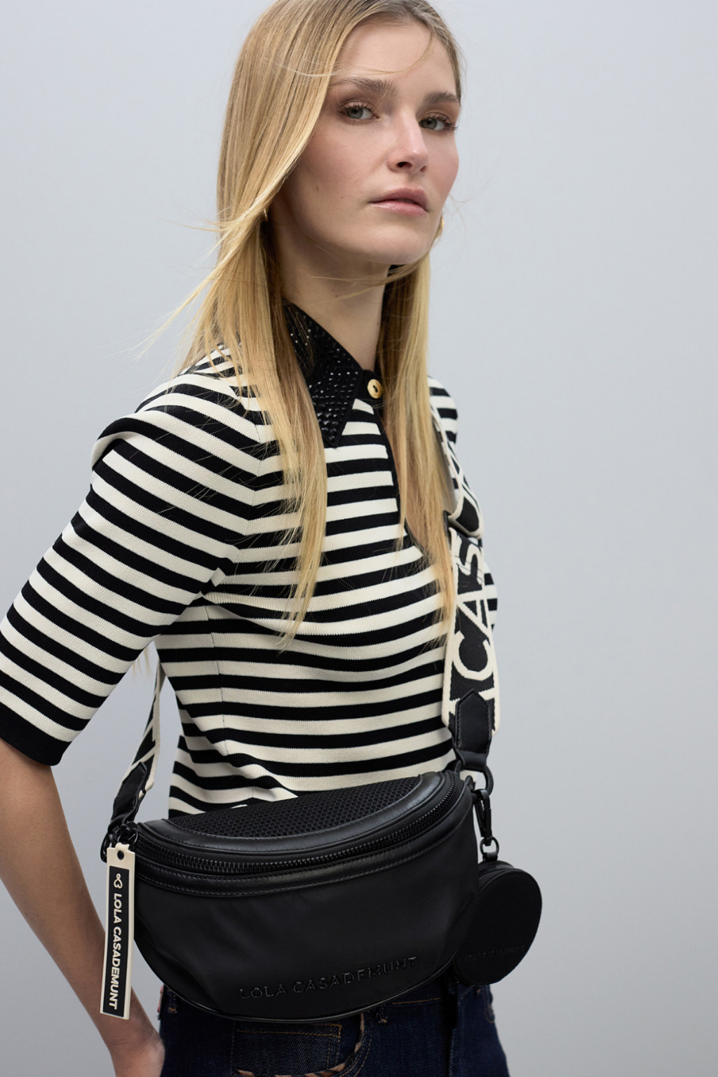 T-SHIRT DE GOLA POLO LISTRADA - LOLA CASADEMUNT