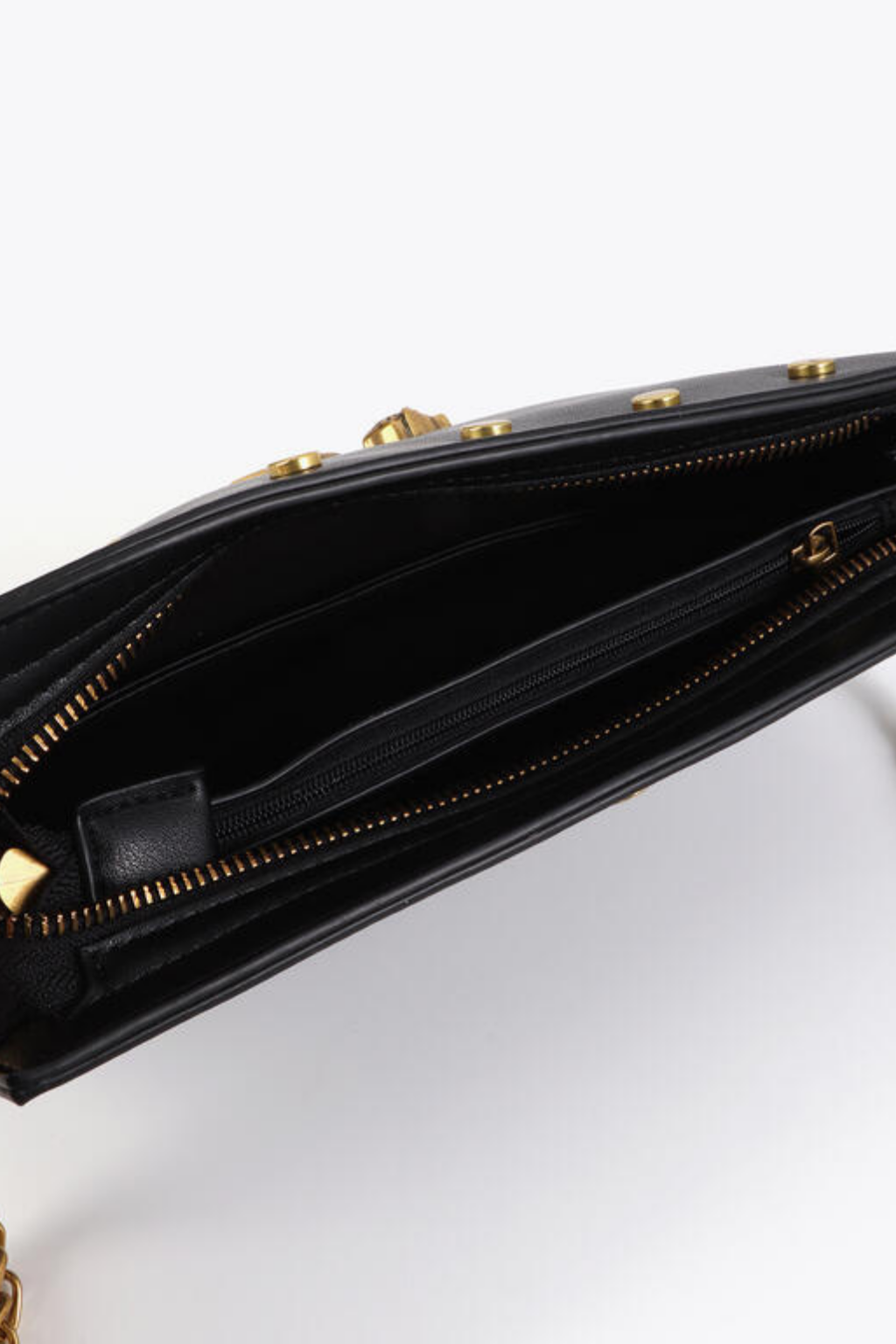 BOLSA TIRACOLO PRETA COM TACHAS - LOLA CASADEMUNT