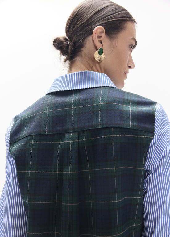 CAMISA DE RISCAS AZUL E BRANCO COM XADREZ E BRAZÃO LC - LOLA CASADEMUNT