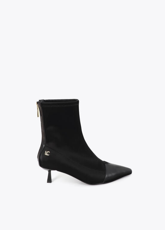 BOTAS PRETAS COM SALTO FINO- LOLA CASADEMUNT
