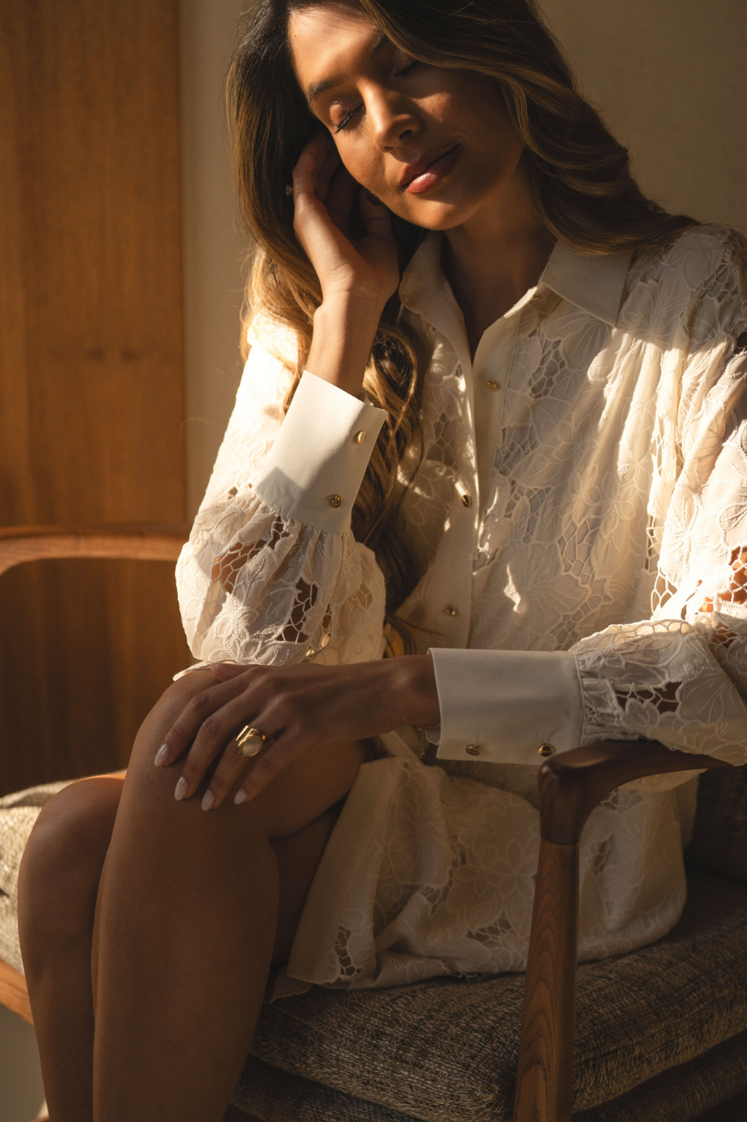 VESTIDO CURTO FEMININO EM RENDA ROMÂNTICO - FERRACHE