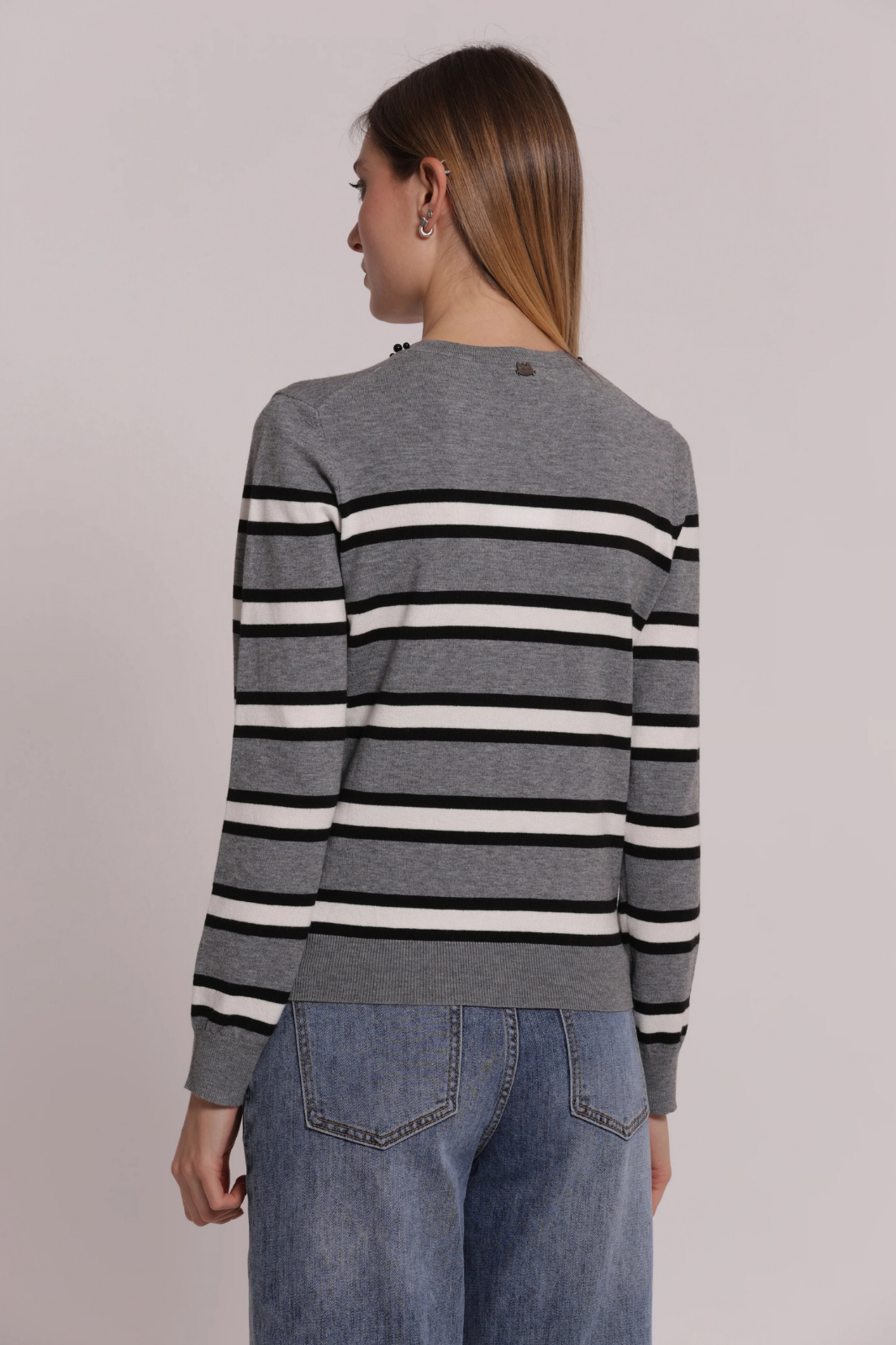 CAMISOLA DE MALHA DE RISCAS HORIZONTAIS E DETALHES DE PÉROLAS - MIMI MUA