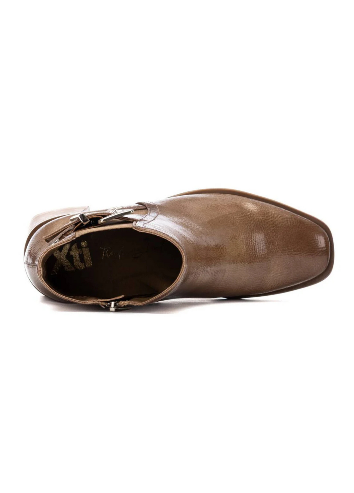 BOTIM EM COURO ENVERNIZADO COM FIVELA LATERAL - XTI SHOES