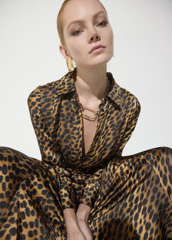 VESTIDO COM ESTAMPA ANIMAL PRINT E CINTO COM FIVELA DOURADA BY MAITE - LOLA CASADEMUNT