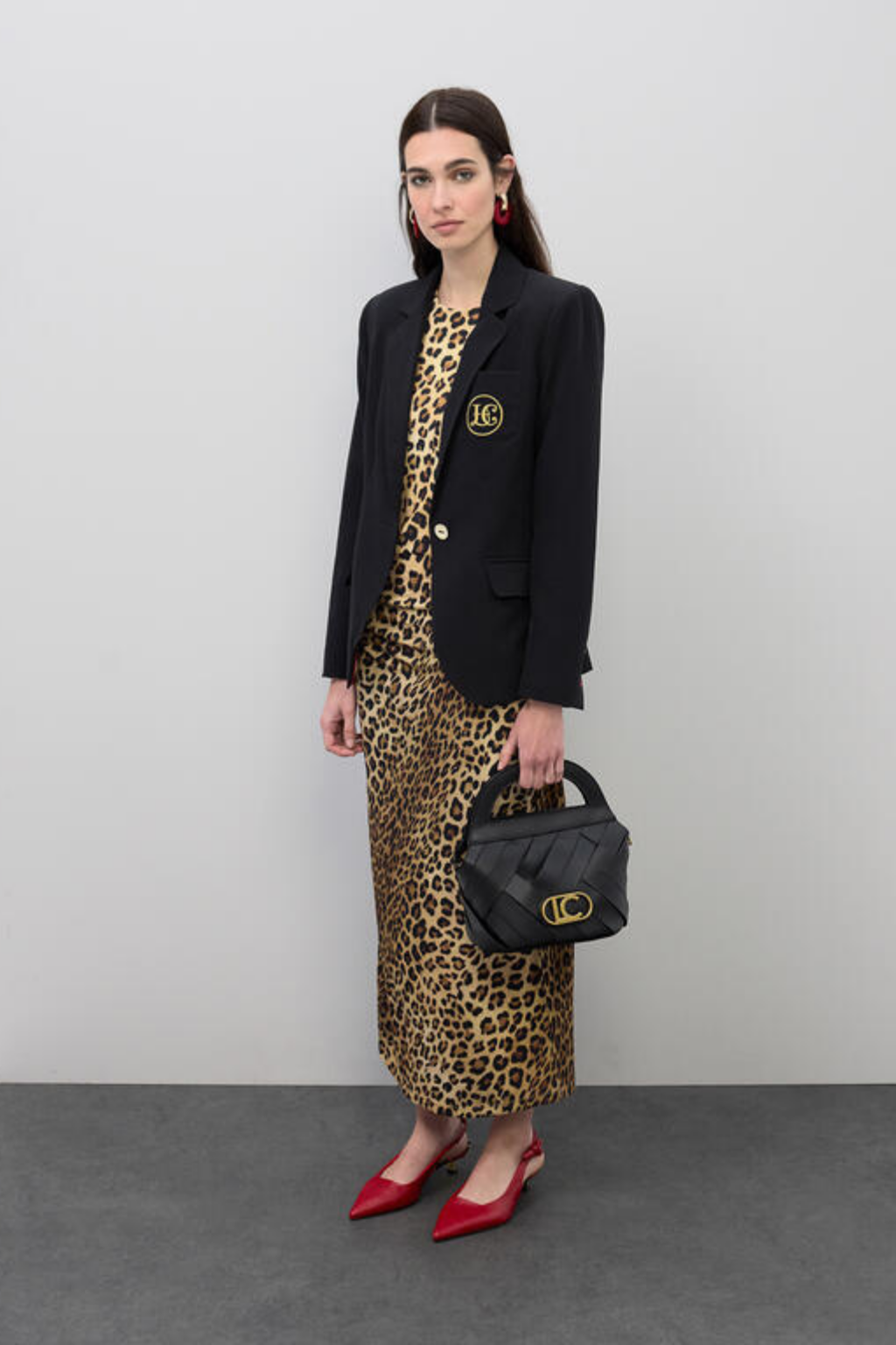 BLAZER PRETO CLÁSSICO COM EMBLEMA - LOLA CASADEMUNT