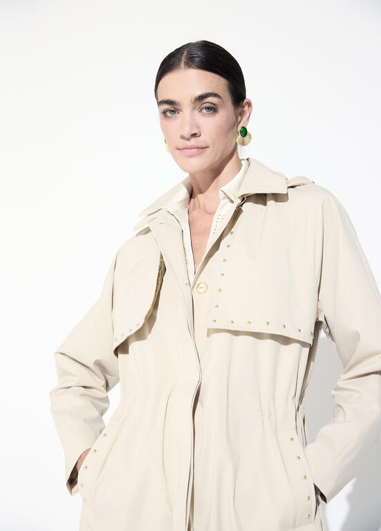 TRENCH PÉROLA COM TAG LC - LOLA CASADEMUNT