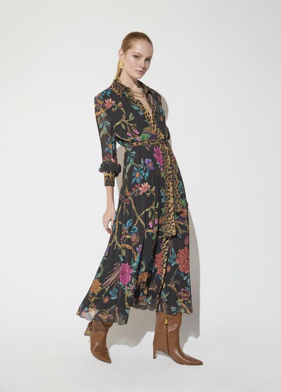VESTIDO MIDI COM ESTAMPA DE FLORES E CONTRASTE EM ANIMAL PRINT NA GOLA BY MAITE - LOLA CASADEMUNT