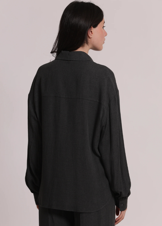 CAMISA DE VISCOSE CINZA COM BOSLOS DE FLANELA - MIMI-MUA