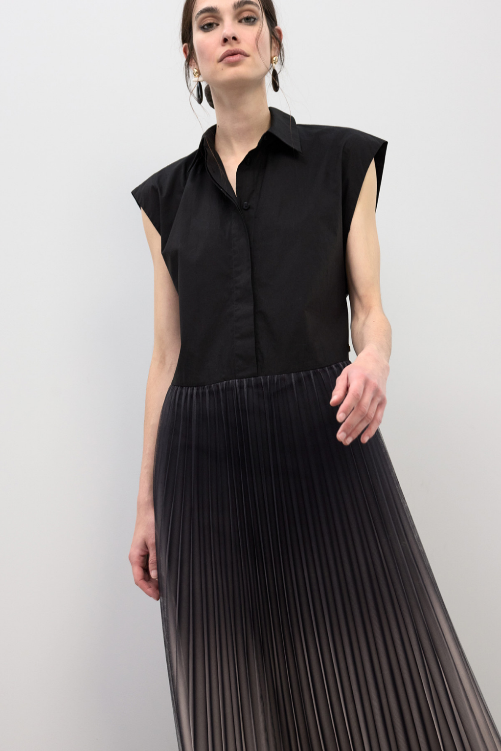 VESTIDO GOLA DE CAMISA COM SAIA PLISSADA DE TULE - LOLA CASADEMUNT