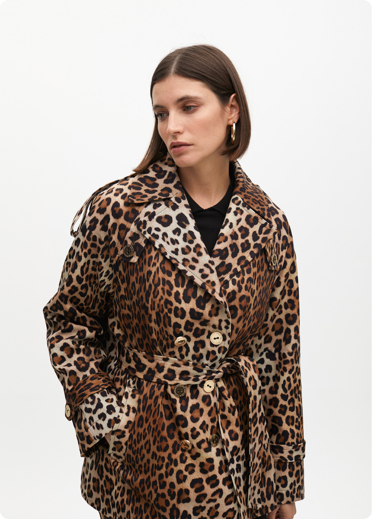 TRENCH COAT CURTA DE ANIAML PRINT COM CINTO - LOLA CASADEMUNT