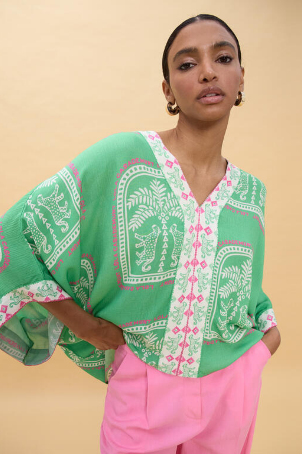 BLUSA ÉTNICA EM TONS DE VERDE- LOLA CASADEMUNT