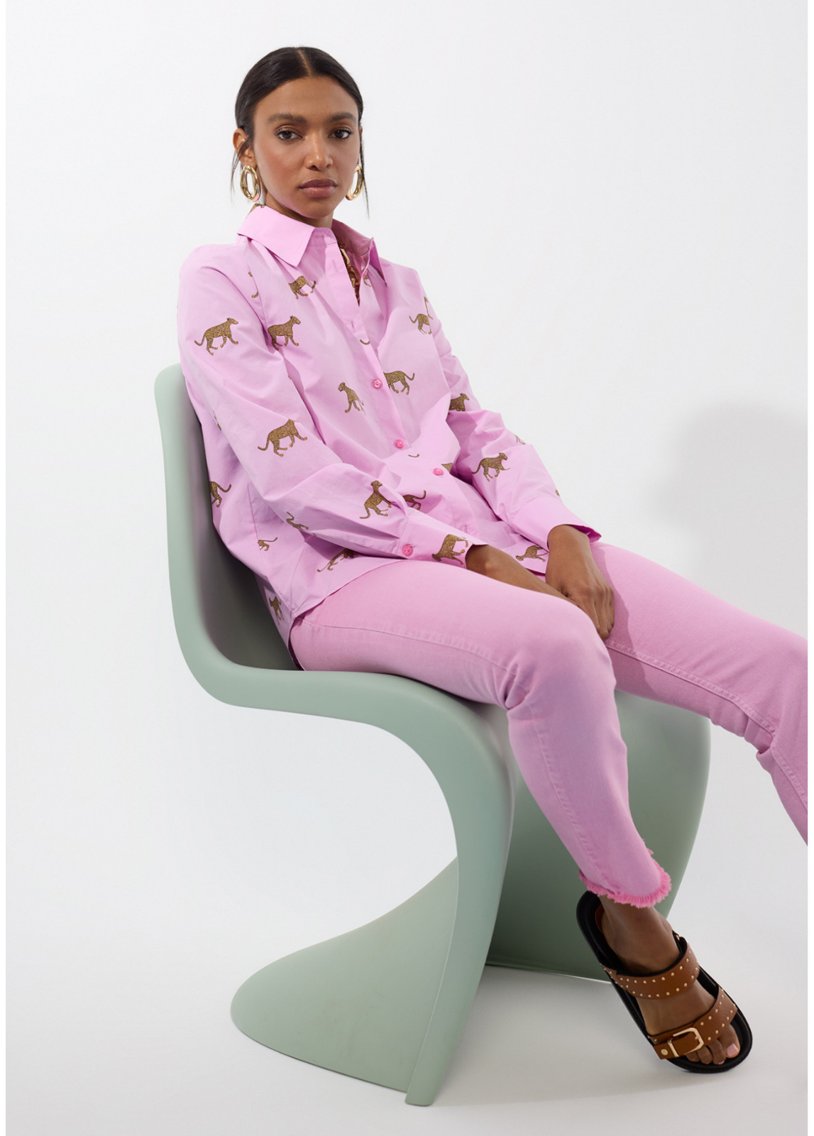 CAMISA ROSA DE POPELINA COM ESTAMPA LEOPARDO - LOLA CASADEMUNT