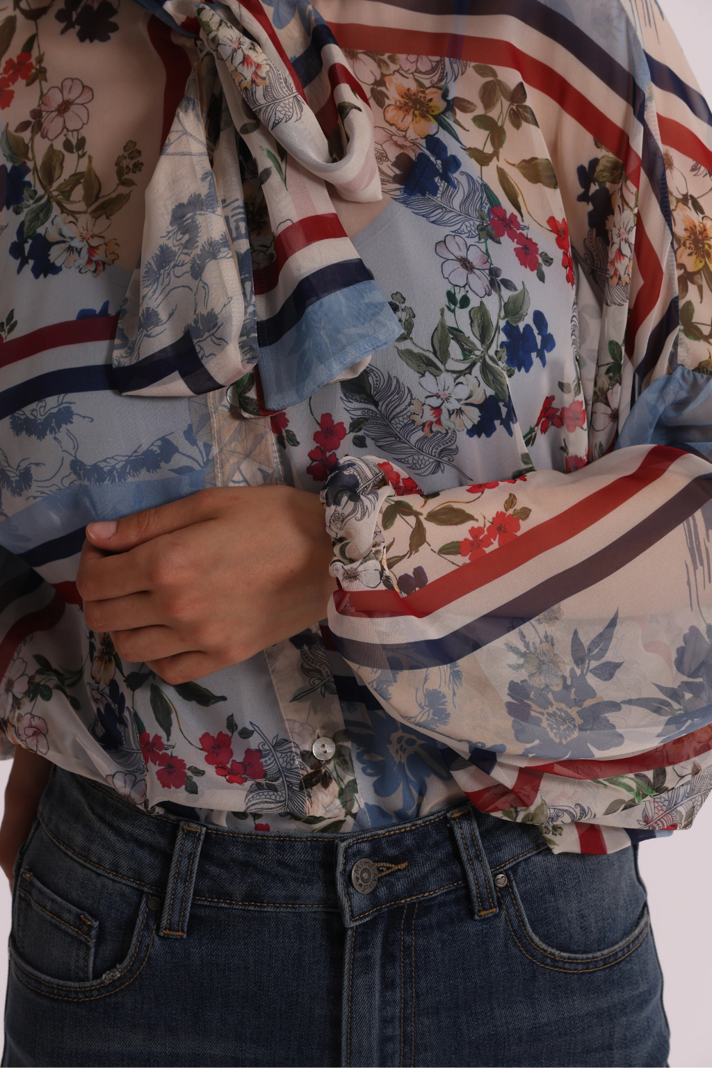 CAMISA ESTAMAPADA COM LAÇADA - MIMI MUA