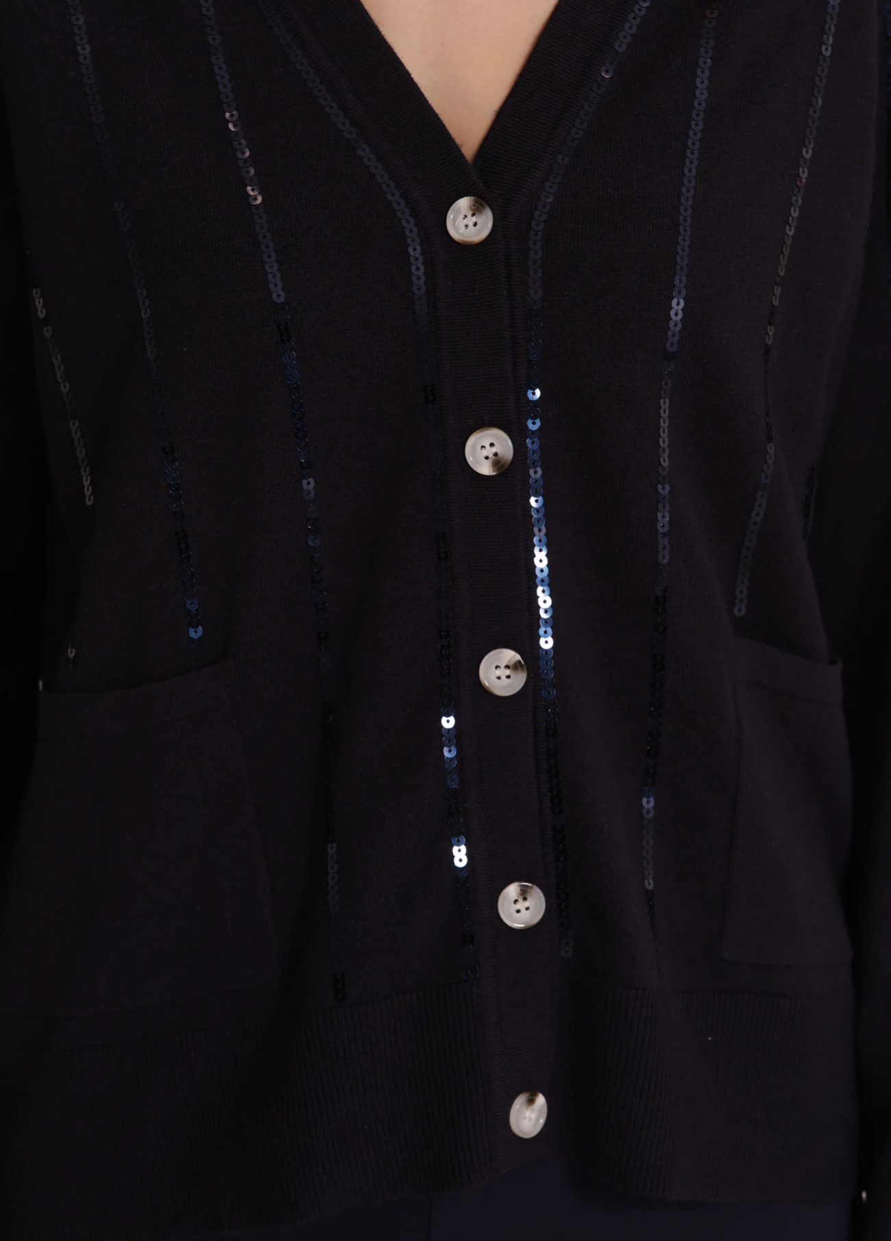 CARDIGAN COM PORMENORES EM LANTEJOULAS - MIMI MUA