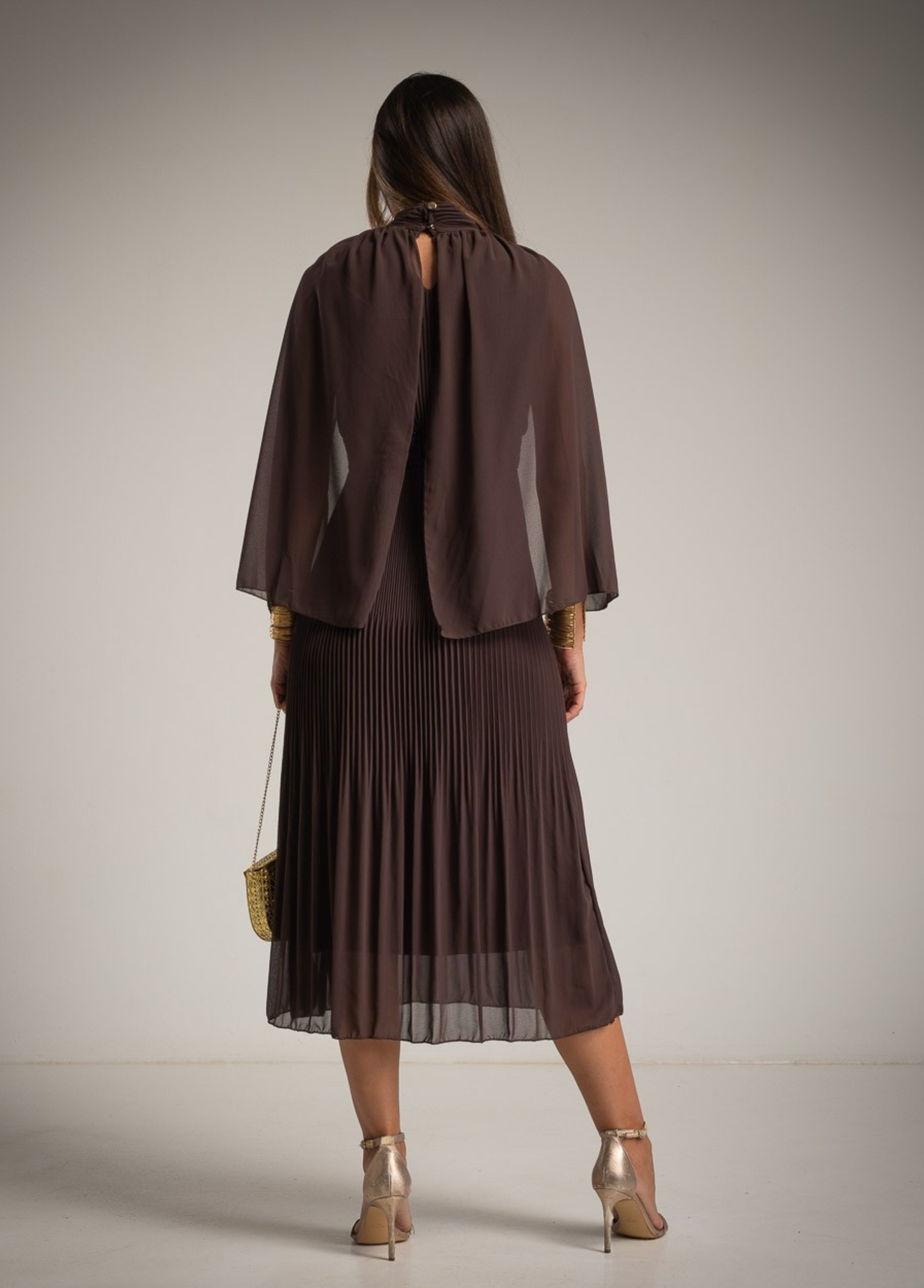 VESTIDO MIDI PLISSADO COM CAPA EM CHIFFON - ALBANOS