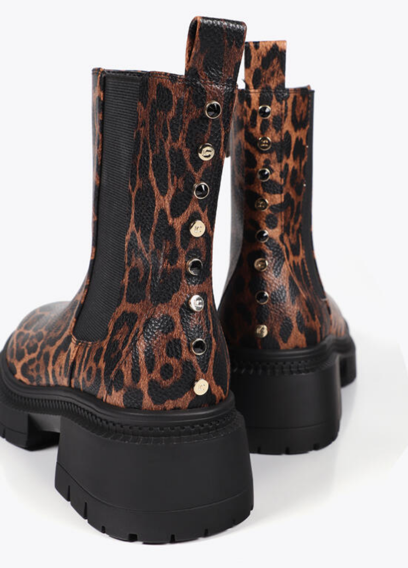 BOTAS ANIMAL PRINT COM TACHAS ATRÁS - LOLA CASADEMUNT