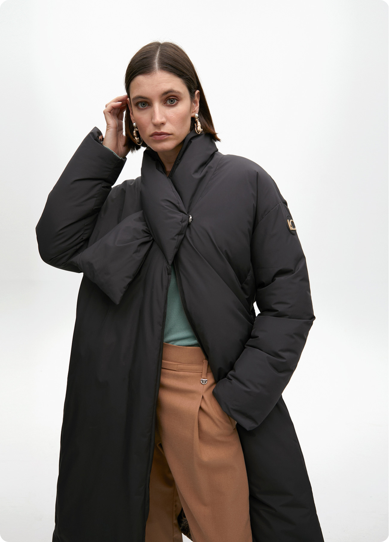 CASACO ACOLCHOADO COM CINTO E GOLA ENVOLVENTE - LOLA CASDEMUNT