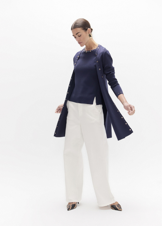 CARDIGAN DE MALHA AZUL ESCURO COM ILHOSES - LOLA CASADEMUNT