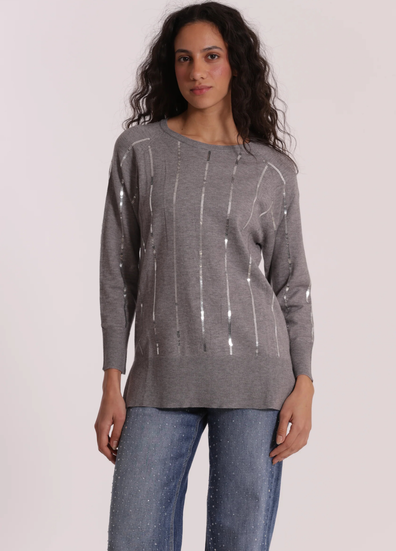 CAMISOLA DE MALHA COM PORMENORES EM LANTEJOULAS - MIMI MUA