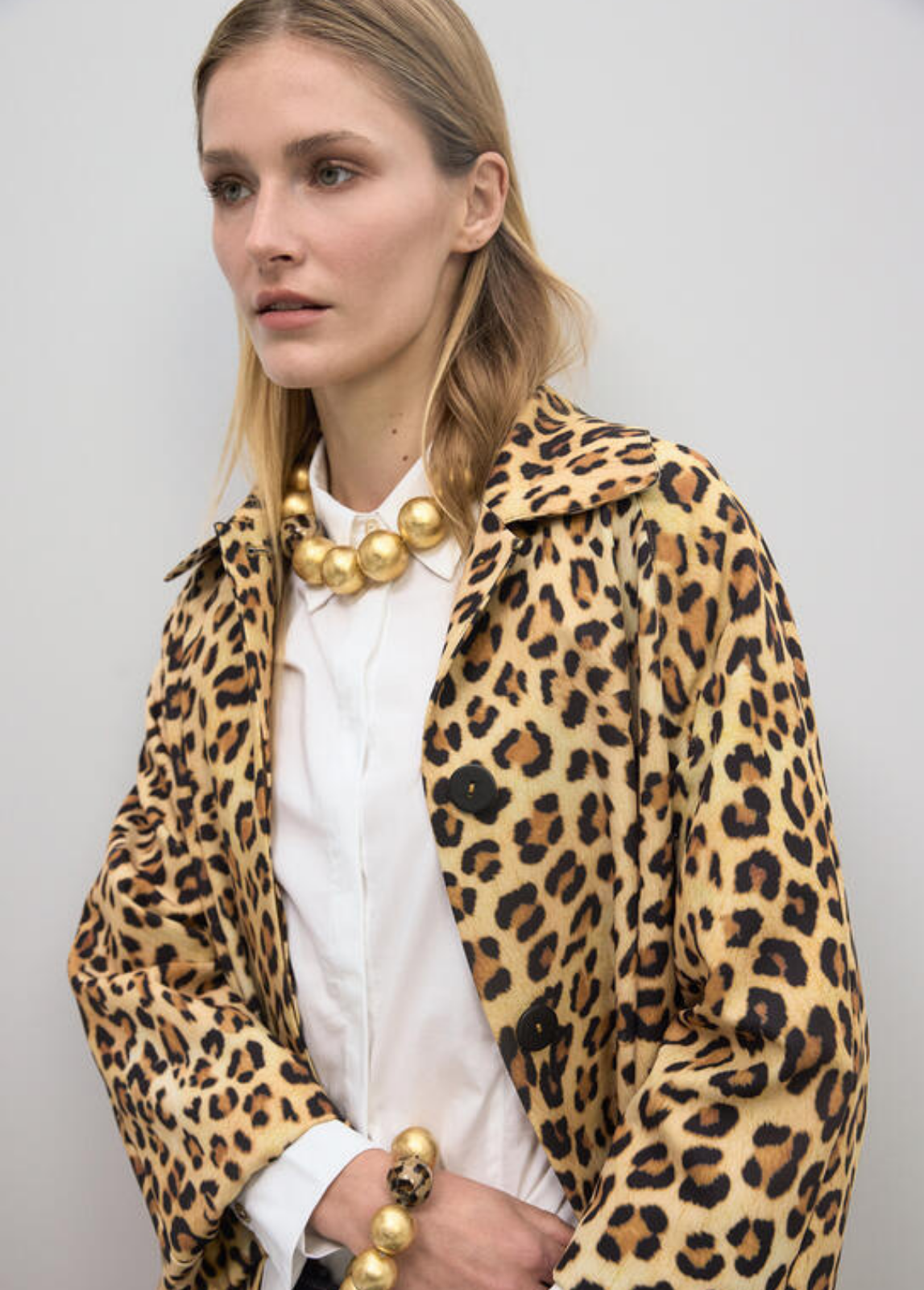 COLAR TIPO GARGANTILHA EM DOURADOS E ANIMAL PRINT - LOLA CASADEMUNT