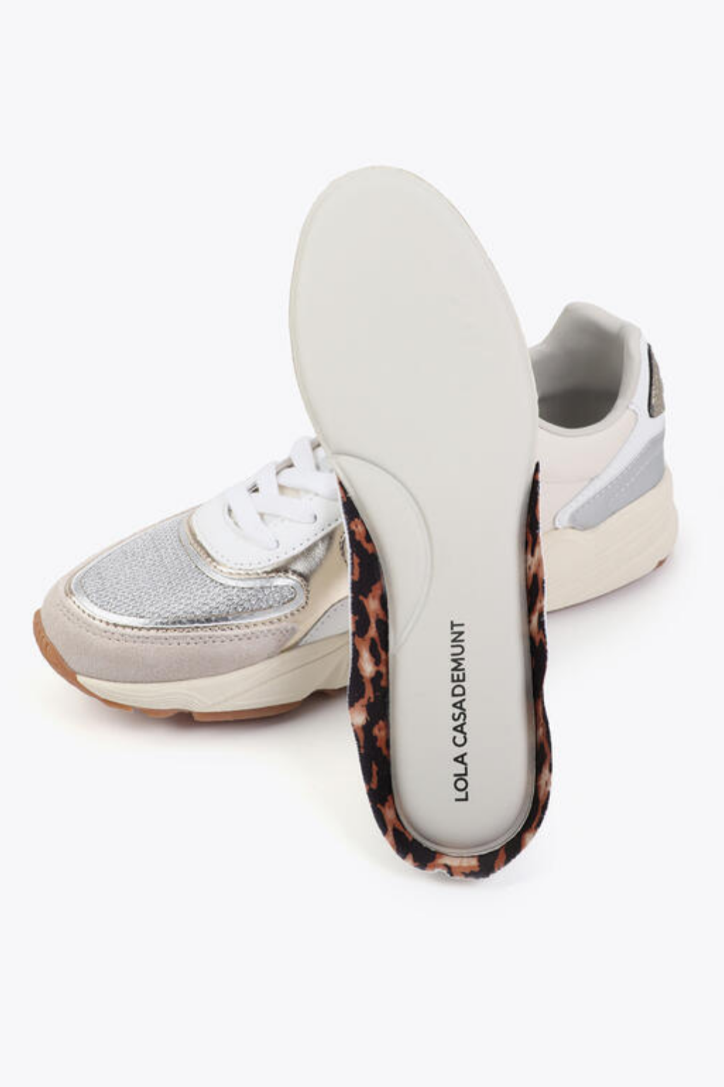 TÉNIS COM SOLA TIPO RUNNING BRANCO E DOURADO - LOLA CASADEMUNT