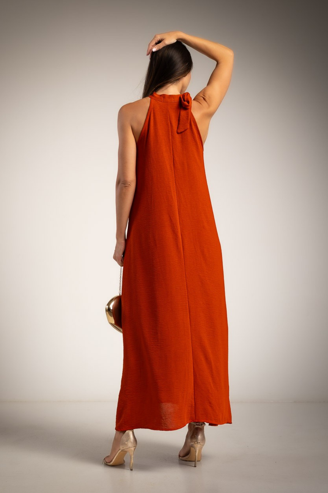 VESTIDO COMPRIDO COM DECOTE HALTER E DETALHE DE LAÇO - ALBANO'S