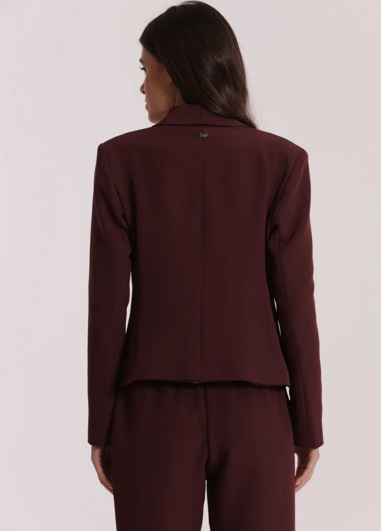 BLAZER CURTO COM DETALHE DE GOLA EM TECIDO - MIMI MUA