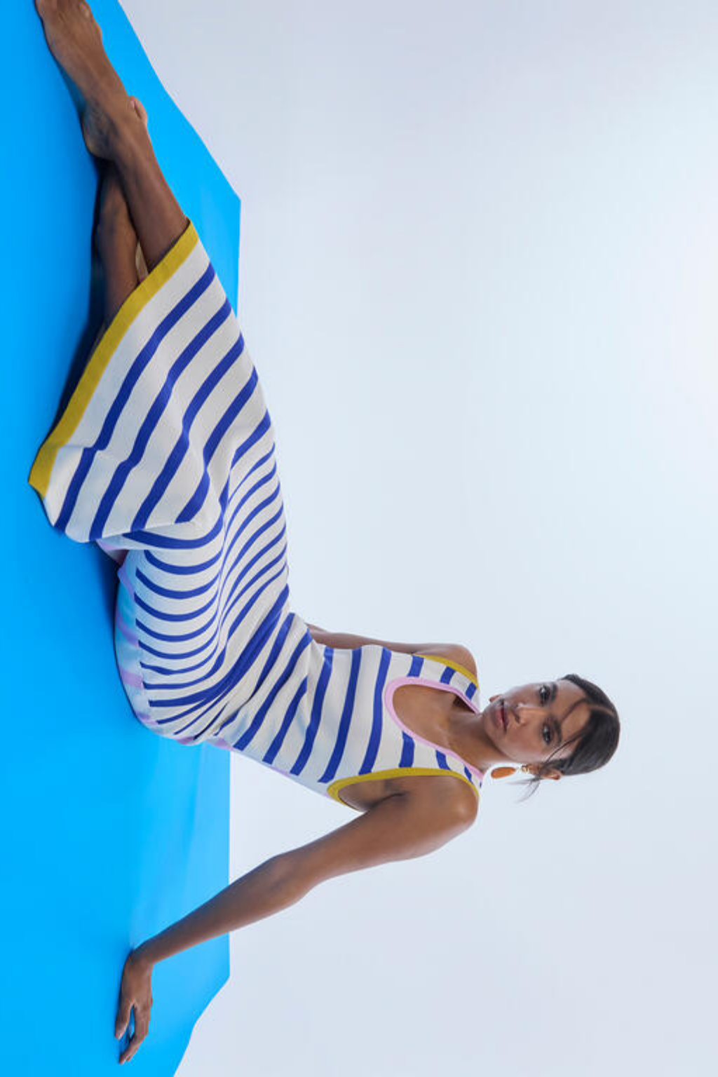 VESTIDO LONGO ÀS RISCAS MULTICOLOR - LOLA CASADEMUNT