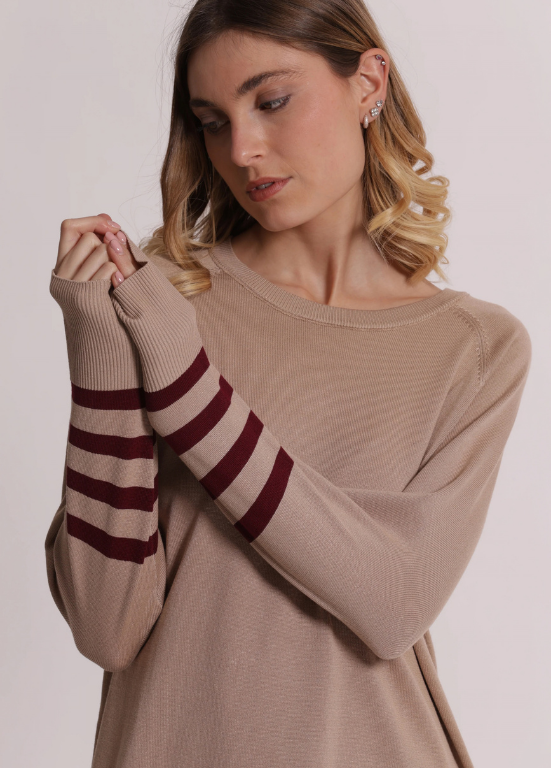 CAMISOLA DE MALHA FINA COM GOLA DESTACÁVEL E RISCA CONTRASTANTE - MIMI MUA