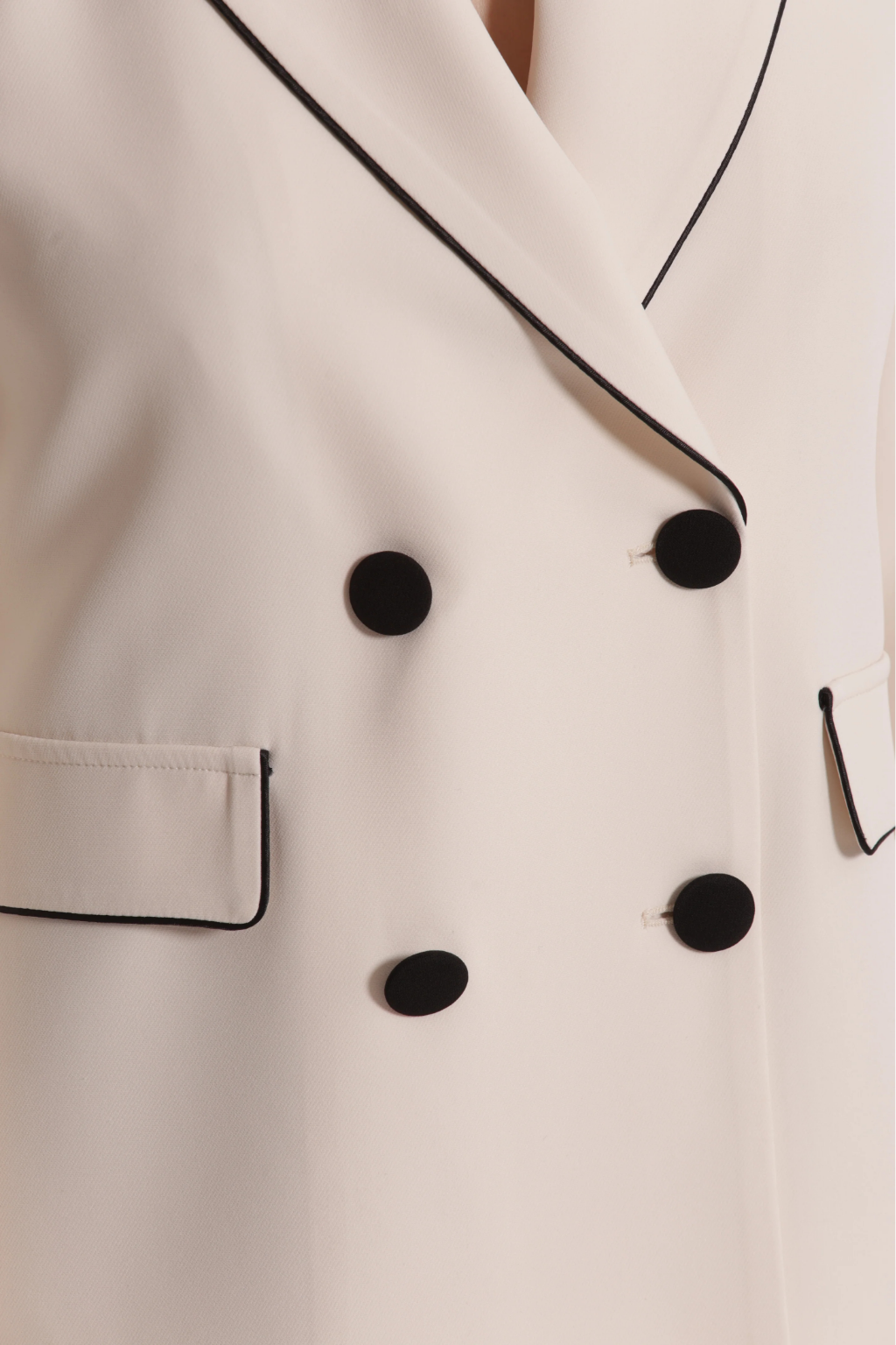 BLAZER BRANCO PÉROLA COM VIVO A PRETO - MIMI MUA