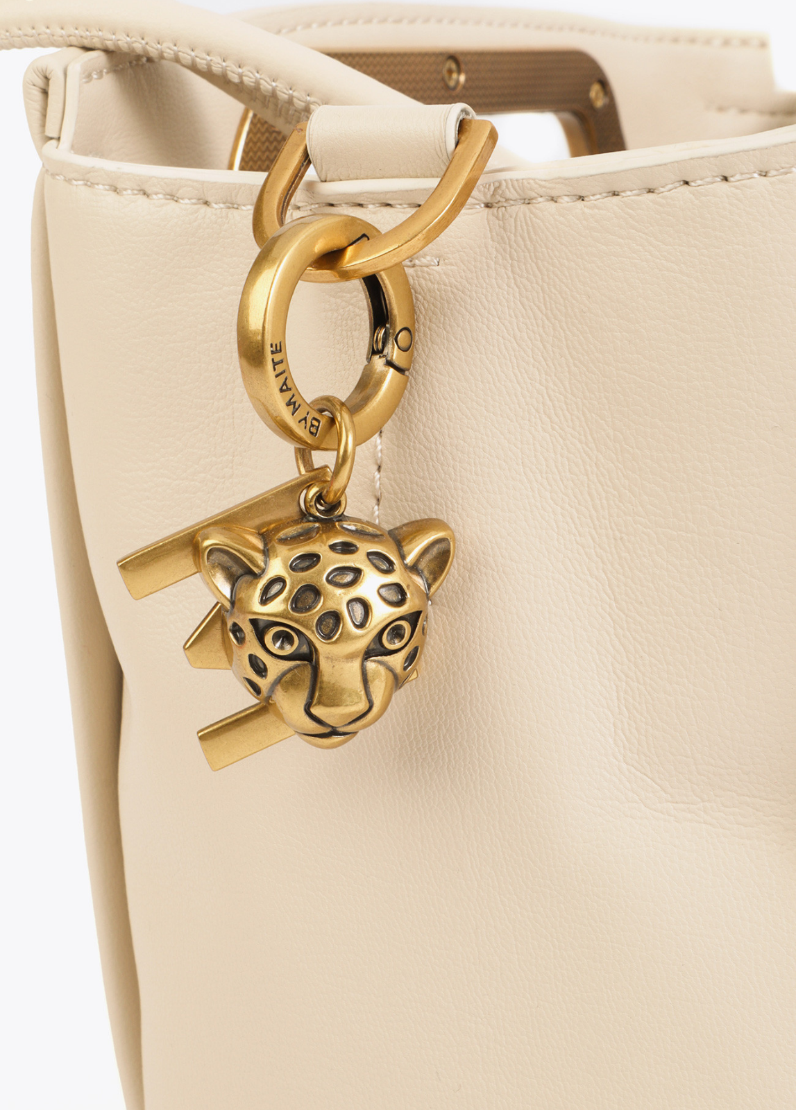 BOLSA DE ECOPELE COM TACHINHAS DOURADAS - LOLA CASADEMUNT