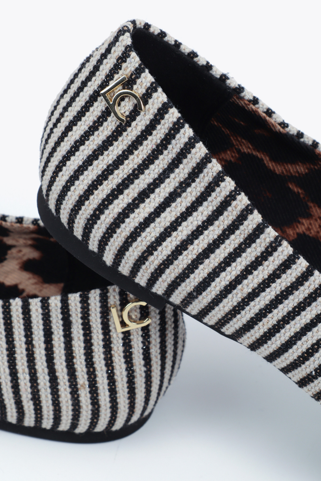 SABRINAS DE TECIDO ÀS RISCAS - LOLA CASADEMUNT