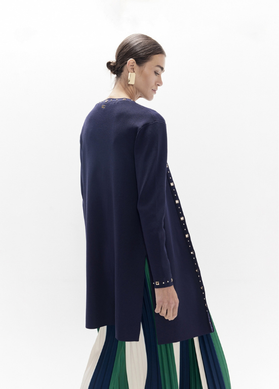 CARDIGAN DE MALHA AZUL ESCURO COM ILHOSES - LOLA CASADEMUNT