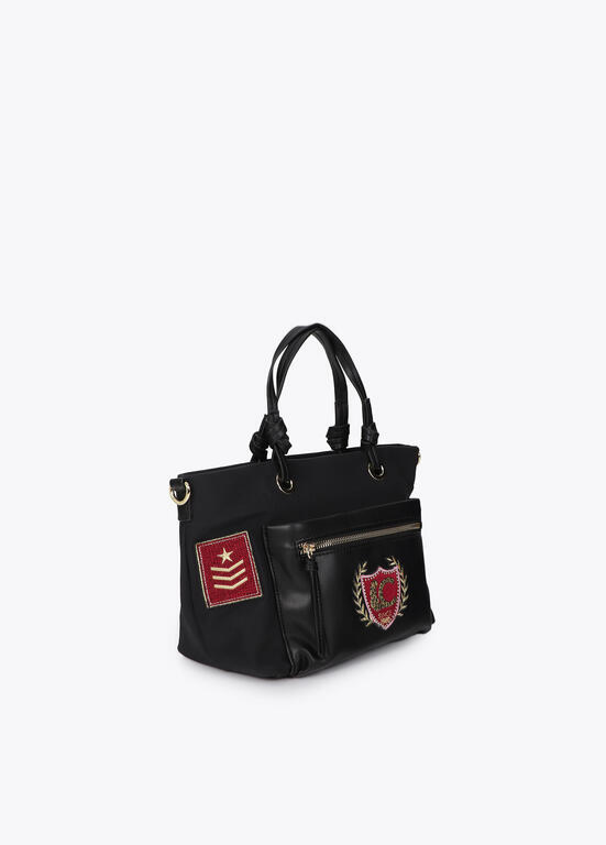 MALA EM NYLON PRETA COM EMBLEMA LC - LOLA CASADEMUNT