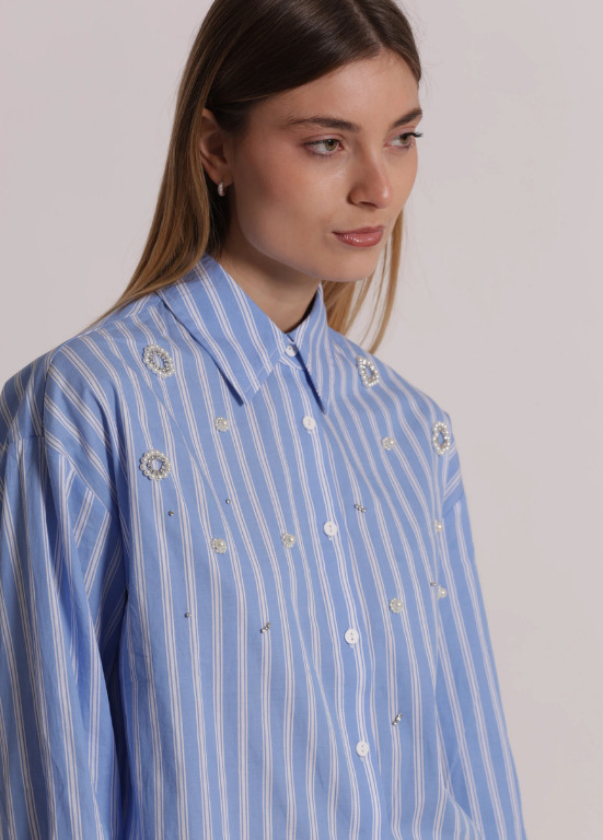 CAMISA DE RISCAS EM ALGOÃO DCOM APLICÕEAÇS FRONTAIS - MIMI MUA