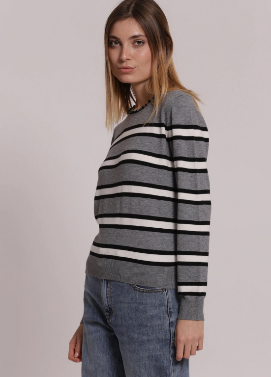 CAMISOLA DE MALHA DE RISCAS HORIZONTAIS E DETALHES DE PÉROLAS - MIMI MUA