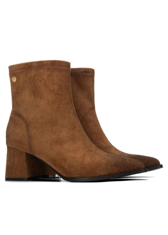 BOTIM DE CAMURÇA COM SALTO - XTI SHOES