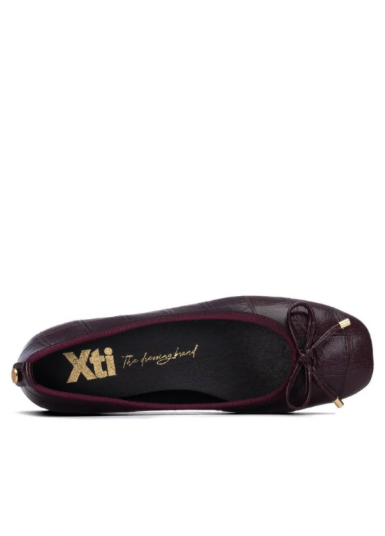 SAPATO TIPO PELE DE CROCODILO COM SALTO BAIXO - XTI SHOES