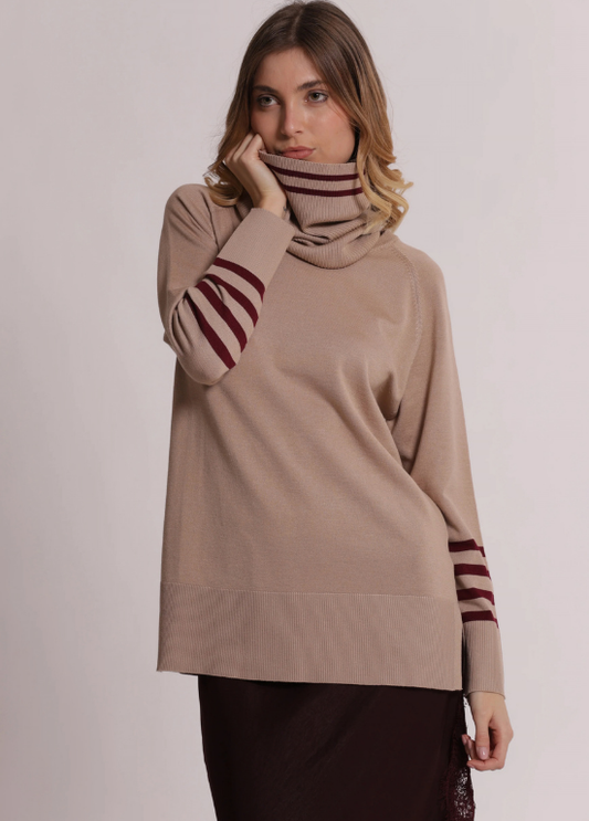 CAMISOLA DE MALHA FINA COM GOLA DESTACÁVEL E RISCA CONTRASTANTE - MIMI MUA